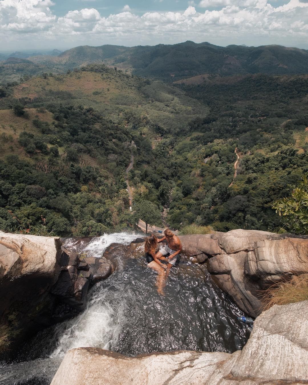 Diyaluma Falls