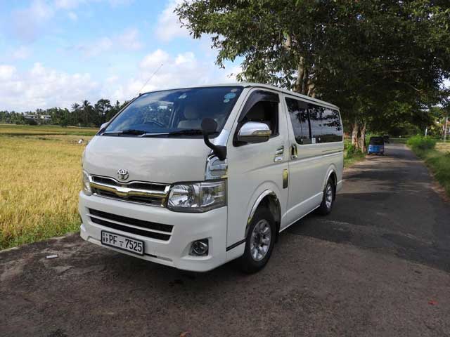Van — Toyota KDH / Hiace